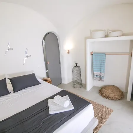 Santorini Hotel 3*