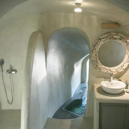 Santorini 3*