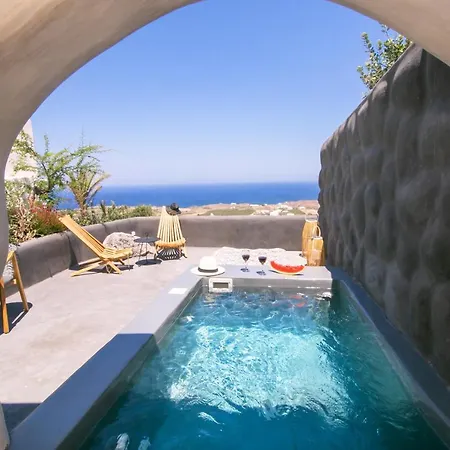Hotel Santorini 3*